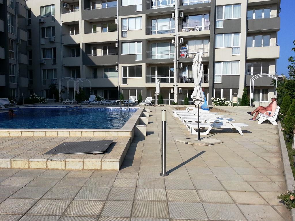Menada Butterfly Apartment Sveti Vlas Exterior photo